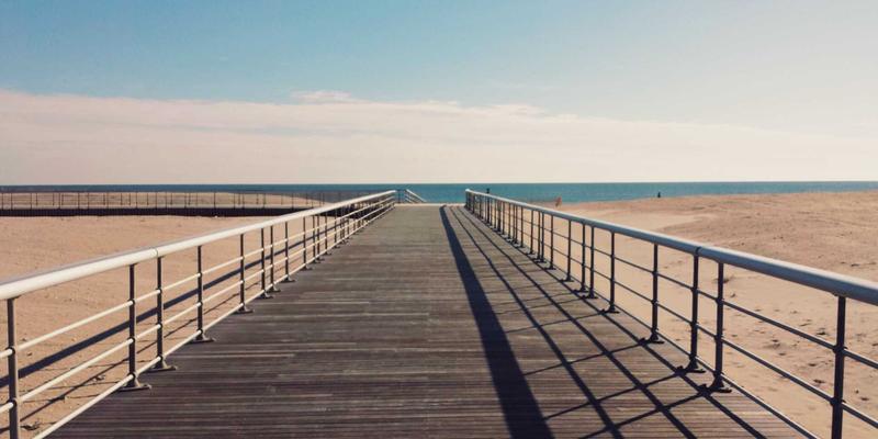 边缘计算与区块链：驱动工业物联网创新的双重引擎与安全挑战